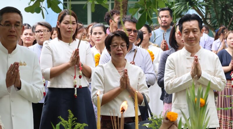 อนุรักษ์และสืบสานประเพณีสักการะศาลพระภูมิ